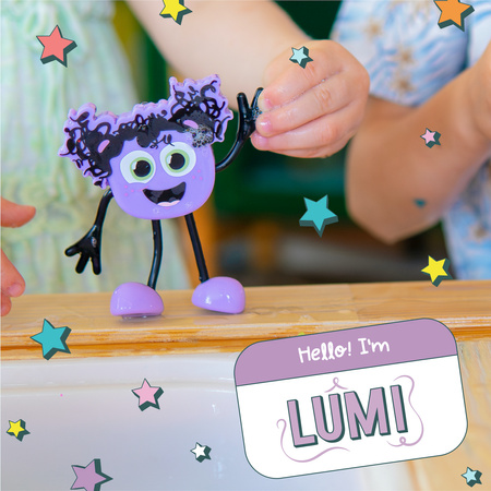 Glo Pals, Postać do kąpieli Lumi - zestaw z dwiema kostkami sensorycznymi świecącymi w wodzie