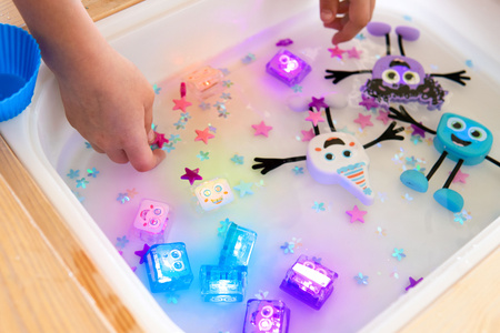 Glo Pals, Kostki sensoryczne świecące w wodzie Blair - zabawka kąpielowa, kolor turkusowy